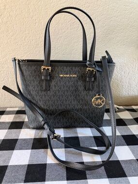 Michael Kors Gray Signature Jet Set Shoulder Tote with Gold Accent